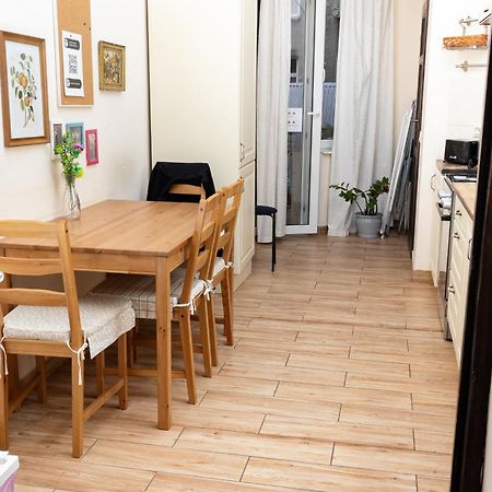 Homely 4 Bedroom Apartment - Old Town - By Upstairs Краков Экстерьер фото