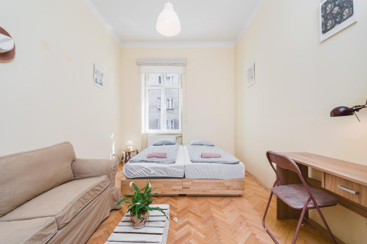 Homely 4 Bedroom Apartment - Old Town - By Upstairs Краков Экстерьер фото