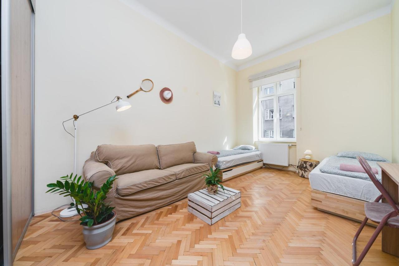 Homely 4 Bedroom Apartment - Old Town - By Upstairs Краков Экстерьер фото