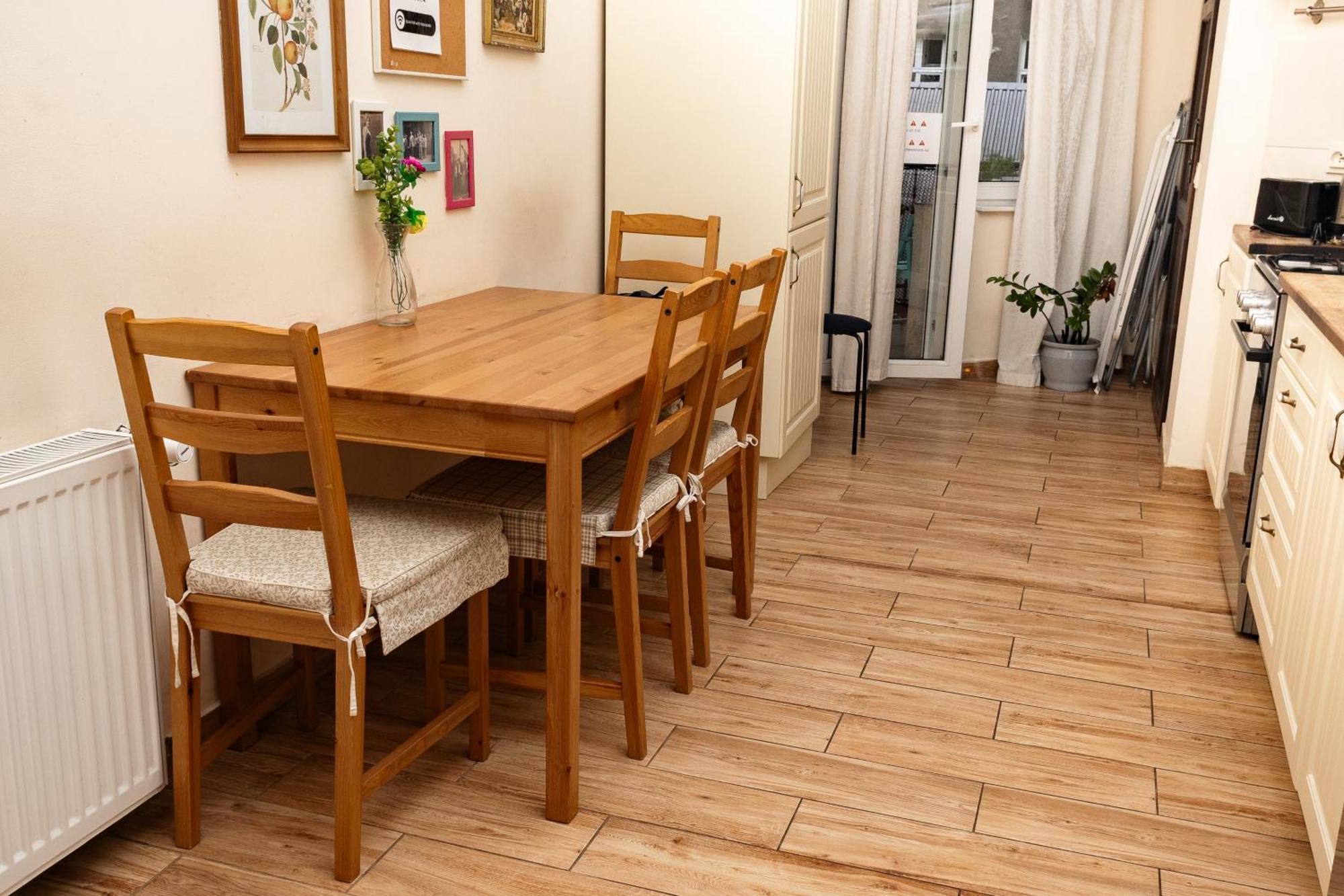 Homely 4 Bedroom Apartment - Old Town - By Upstairs Краков Экстерьер фото