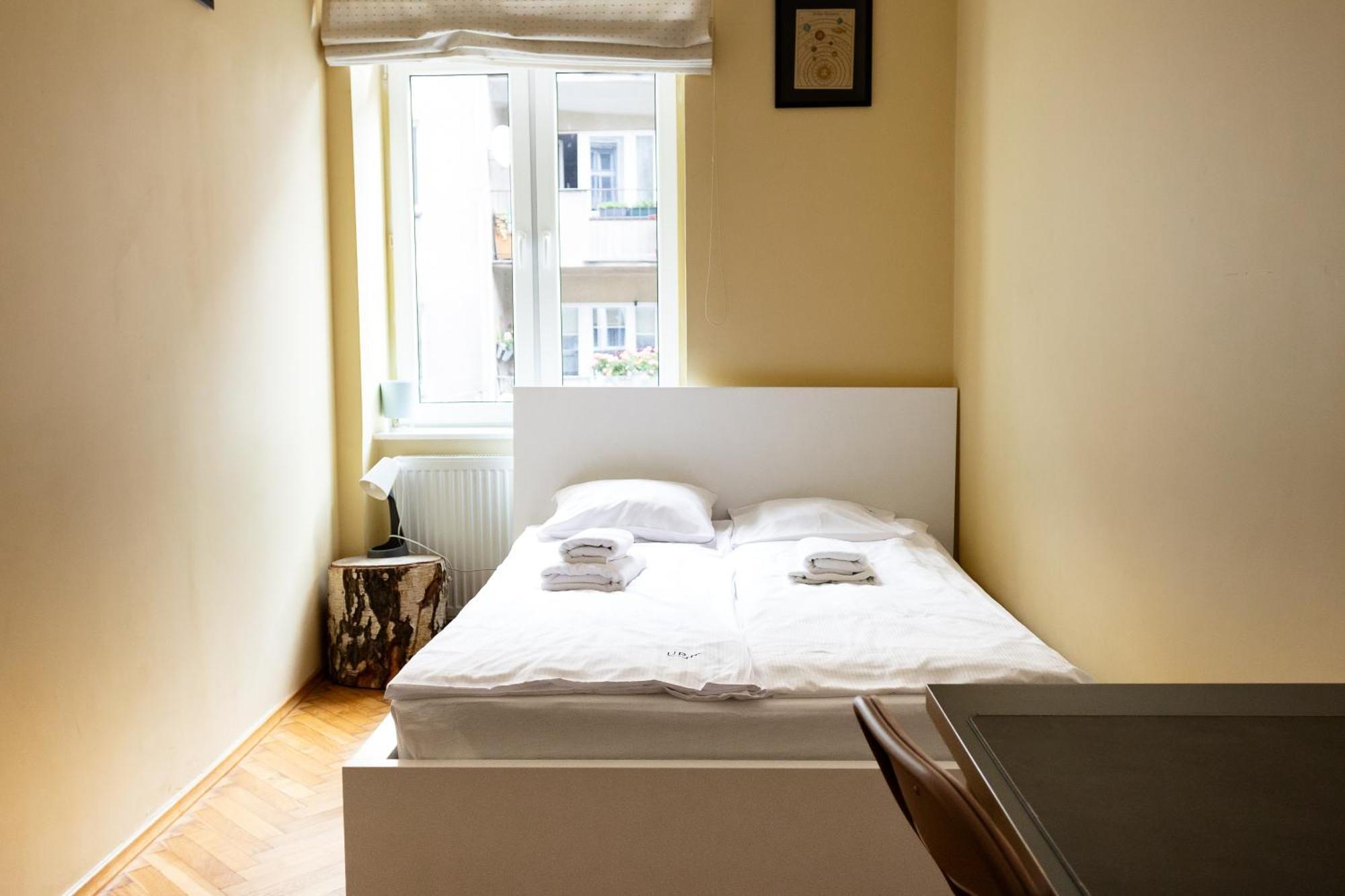 Homely 4 Bedroom Apartment - Old Town - By Upstairs Краков Экстерьер фото