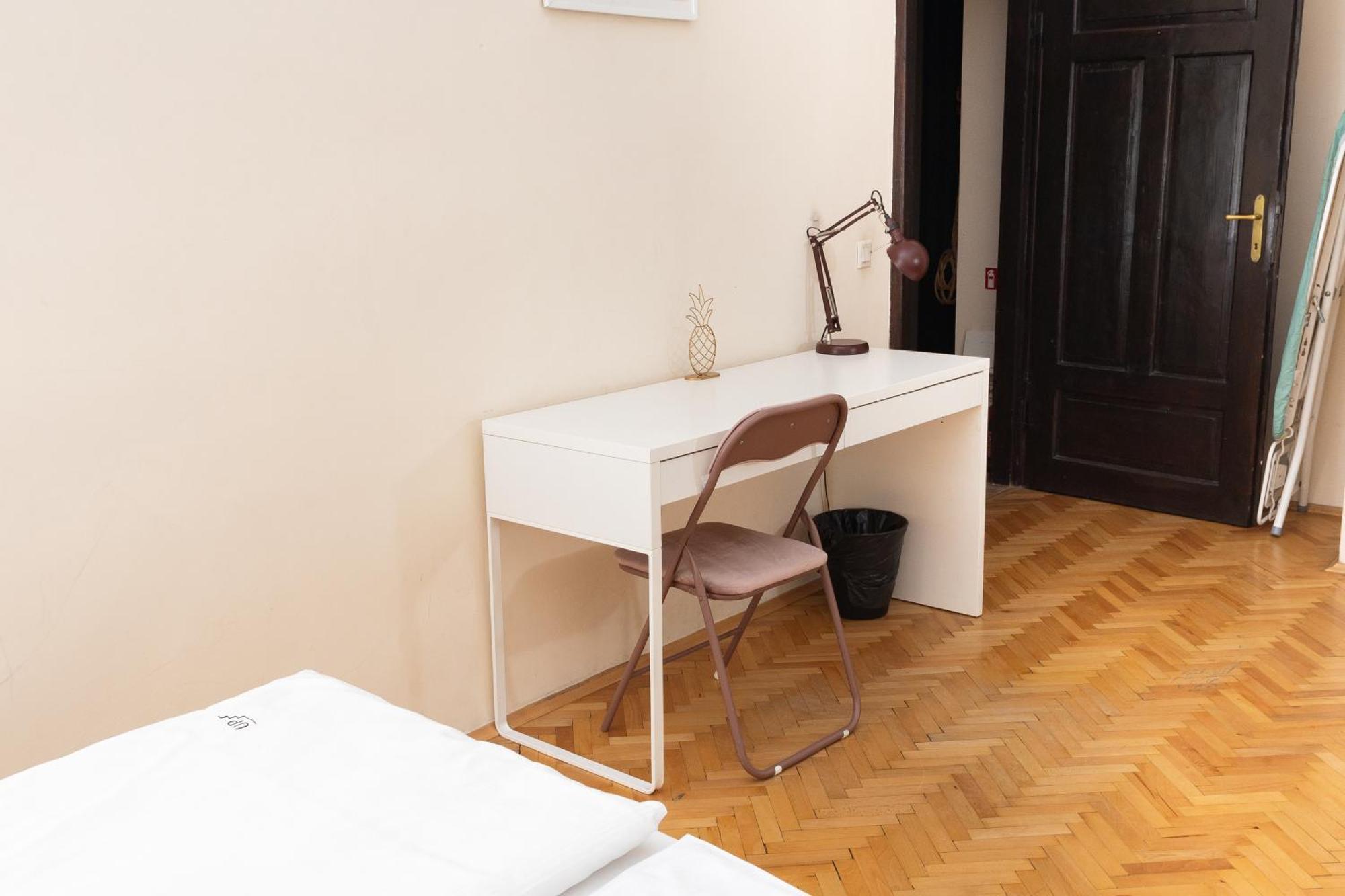 Homely 4 Bedroom Apartment - Old Town - By Upstairs Краков Экстерьер фото