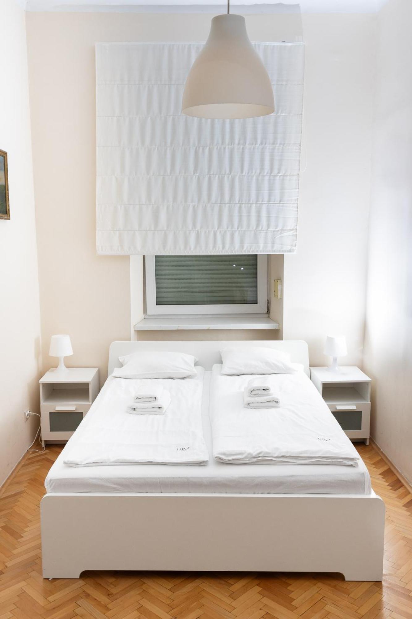 Homely 4 Bedroom Apartment - Old Town - By Upstairs Краков Экстерьер фото